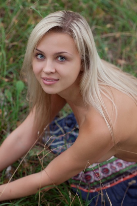 grope blonde girl nudes pictures