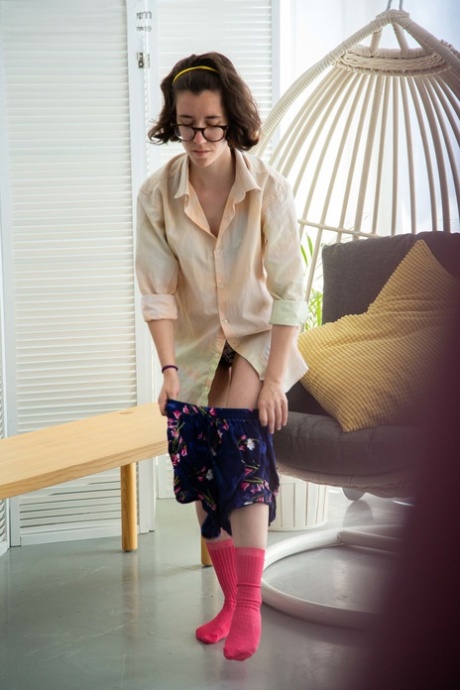 curly brunette pov art xxx photo